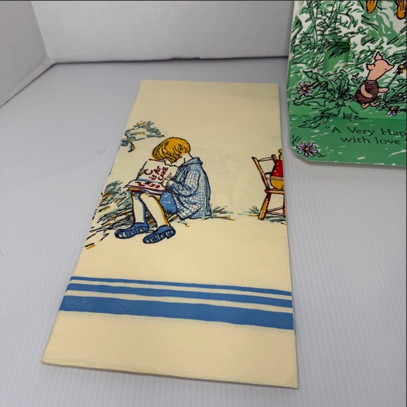 VTG Winnie the Pooh Disney Birthday Centerpiece Hallmark 1986 w/paper tablecloth - Picture 4 of 6